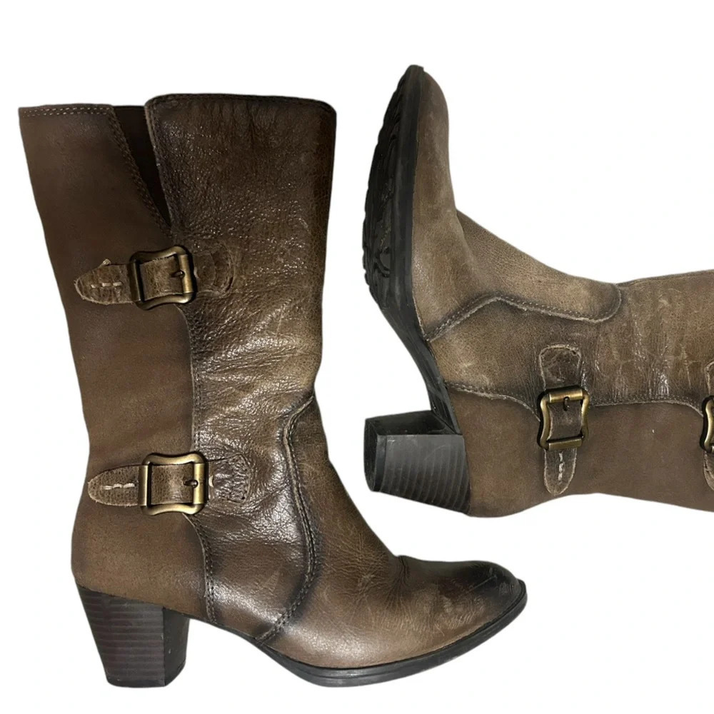 Earth leather calls taupe boots size 8 excellent condition